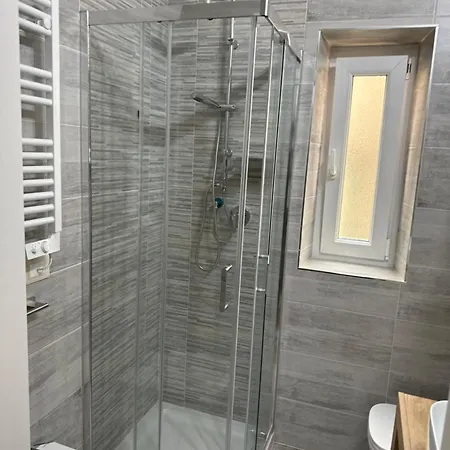 Edward House Apartment *