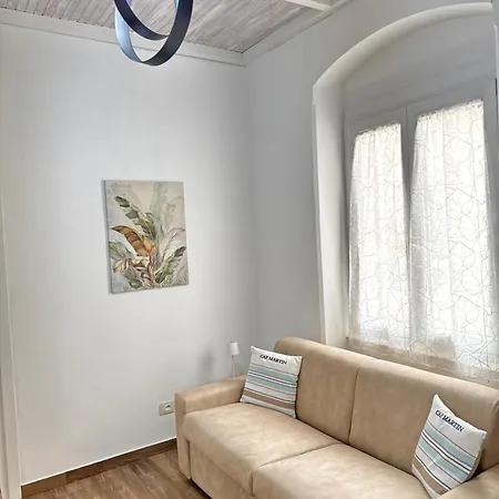 Edward House Apartment