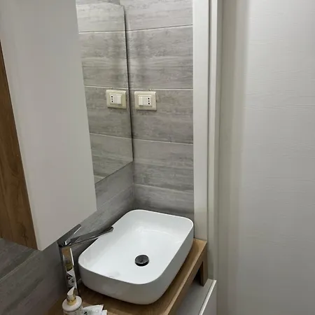 Edward House Apartment