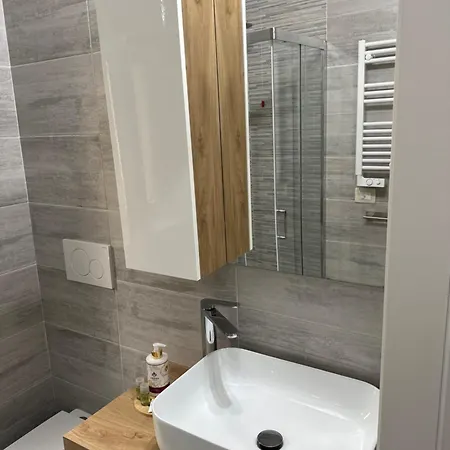 Edward House * La Spezia