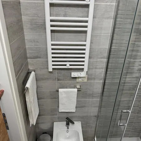 Apartment Edward House