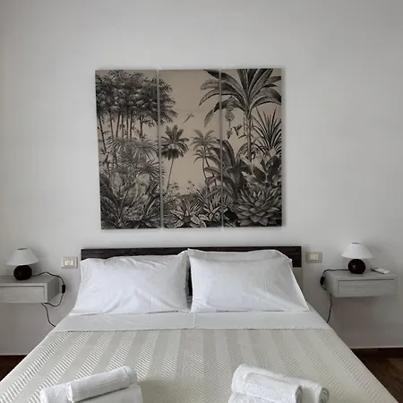 Edward House Apartment *