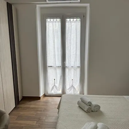 Edward House Apartment